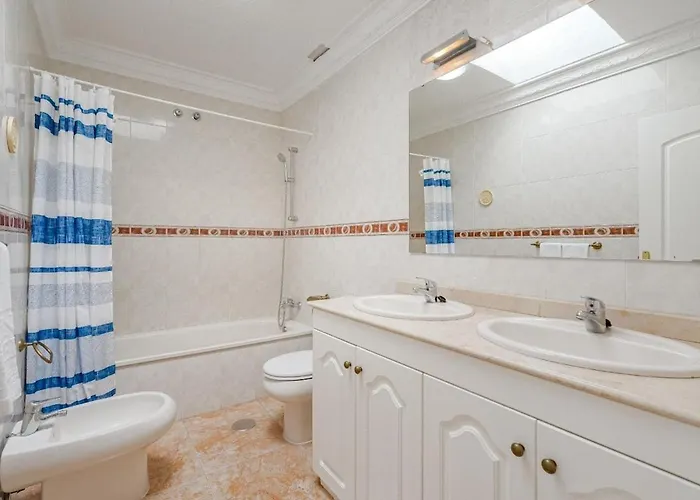 Будинок відпочинку Tantulia El Conde 2 *